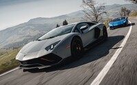 Lamborghini sa lúči s modelom Aventador a motorom V12 v podobe, v akej ich poznáme