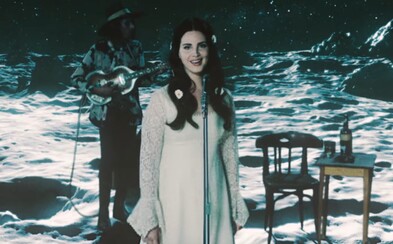 Lana Del Rey cestuje kosmem v novém videoklipu ke skladbě Love z připravovaného alba Lana Del Rey cestuje kosmem v novém videoklipu ke skladbě Love z připravovaného alba