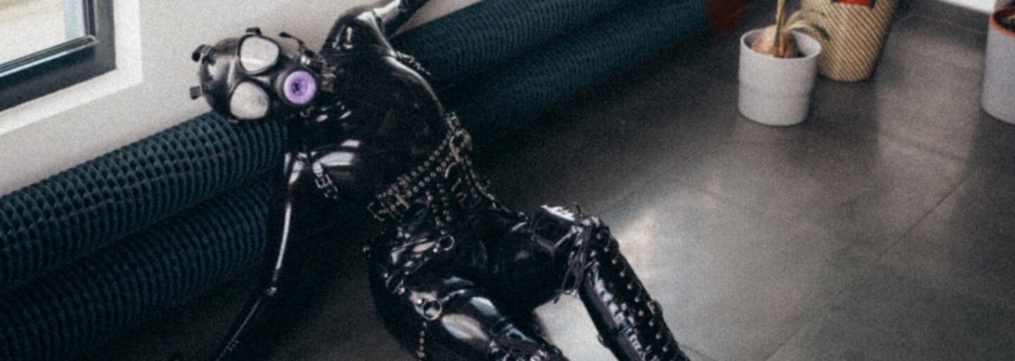 Latex model Natália: It turns me on to be a live f*ck doll. I can turn into a completely different person