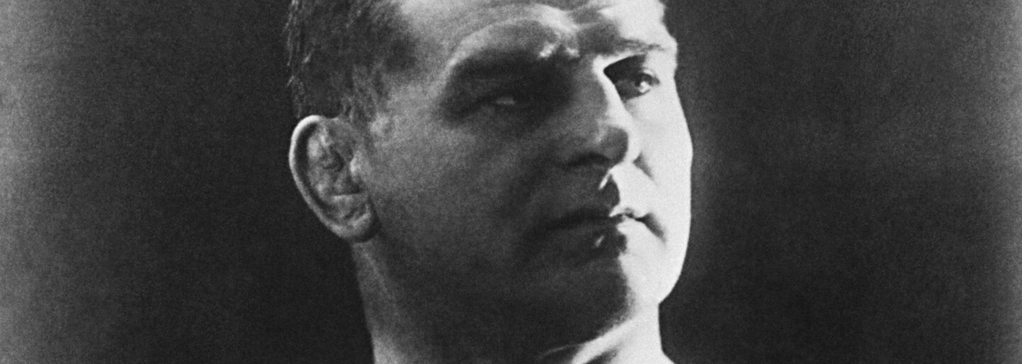 Legendární silák Frištenský se zapsal do historie řecko-římského zápasu. Dožil v chudobě, své trofeje musel prodávat