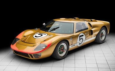 Legendárny zlatý Ford GT40 z roku 1960 bude onedlho dostupný v aukcii za približne 10 miliónov amerických dolárov Legendárny zlatý Ford GT40 z roku 1960 bude onedlho dostupný v aukcii za približne 10 miliónov amerických dolárov