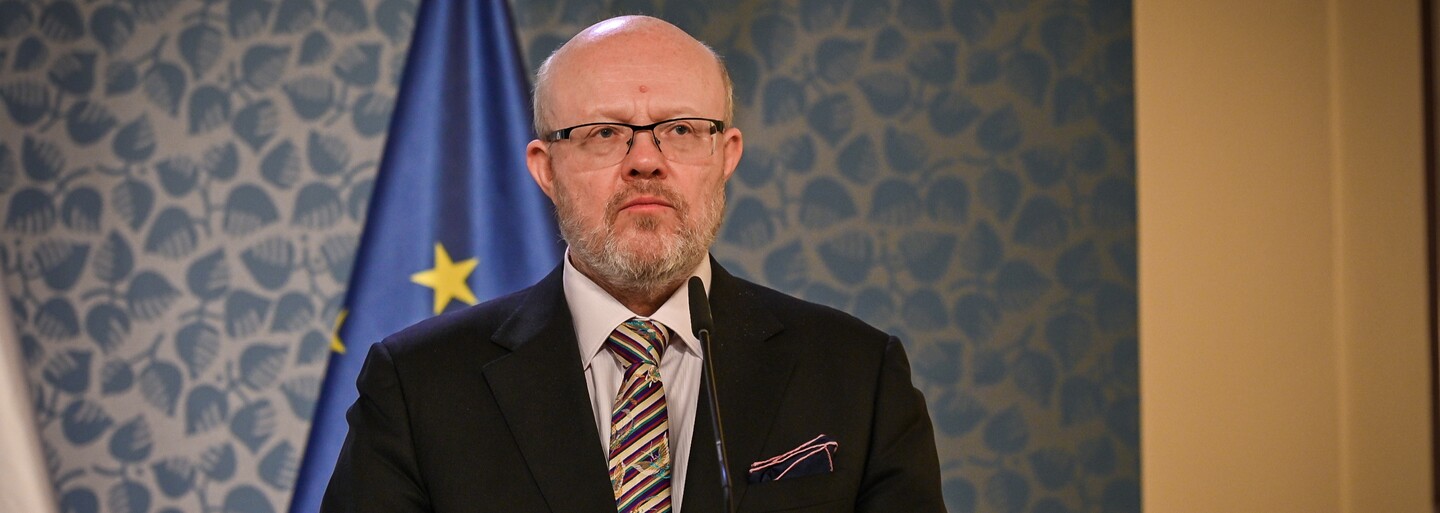 Lék na koronavirus Paxlovid bude podle Válka brzy v lékárnách. O jaký lék se jedná a jak se užívá?