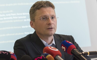 Lekár Visolajský: Vakcínu Sputnik by sme mali nakúpiť do zásoby, očkovať môžeme začať po jej schválení Lekár Visolajský: Vakcínu Sputnik by sme mali nakúpiť do zásoby, očkovať môžeme začať po jej schválení