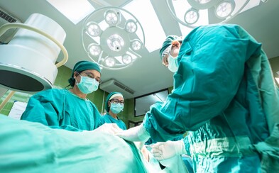 Lekári pacientovi zastavili takmer všetky životné funkcie, aby mali viac času na záchranu jeho života Lekári pacientovi zastavili takmer všetky životné funkcie, aby mali viac času na záchranu jeho života