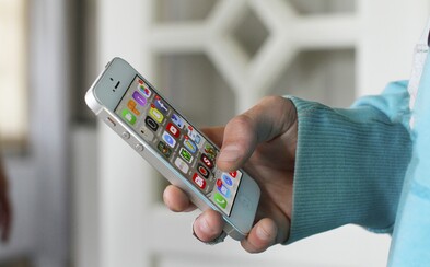 Len 4-ročný chlapček zachránil mamu pred smrťou. Prvú pomoc zavolal vďaka asistencii Siri v iPhone Len 4-ročný chlapček zachránil mamu pred smrťou. Prvú pomoc zavolal vďaka asistencii Siri v iPhone