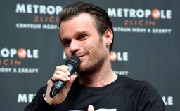 Leoš Mareš chodí 4 měsíce na terapii, řeší i svůj Instagram. „Strašně mi to pomáhá,“ řekl pro Esquire