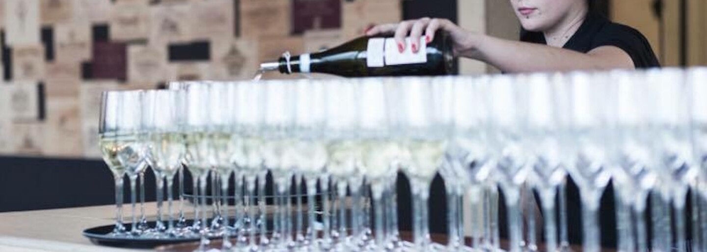 Leto je na dostrel, a preto ti ponúkame miesto, kde si ho užiješ naplno. Kam zájsť na najlepšiu Prosecco párty v Bratislave?