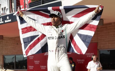 Lewis Hamilton má již šestý titul z F1. Směřuje k překonání Michaela Schumachera Lewis Hamilton má již šestý titul z F1. Směřuje k překonání Michaela Schumachera