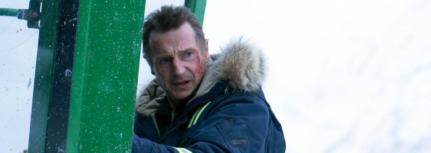 Liam Neeson chcel pomstiť svoju znásilnenú priateľku. Plánoval zabiť prvého „čierneho bastarda“, ktorý sa k nemu priblíži