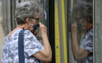 Liberecký kraj znovu zavede povinné nošení roušek ve zdravotnických zařízeních Liberecký kraj znovu zavede povinné nošení roušek ve zdravotnických zařízeních