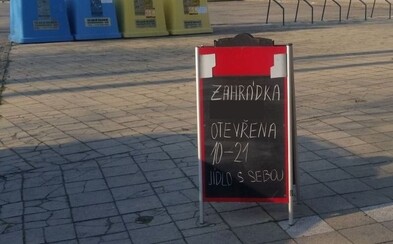 Lidé, kteří na Slovácku popíjeli během zákazu volného pohybu na zahrádce, dostali pokuty ve vyšších sazbách Lidé, kteří na Slovácku popíjeli během zákazu volného pohybu na zahrádce, dostali pokuty ve vyšších sazbách