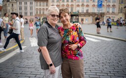 Lidé z duhového průvodu Prague Pride: Na ulici se bojím přítelkyni vzít za ruku. Budu bojovat za práva jakékoli menšiny