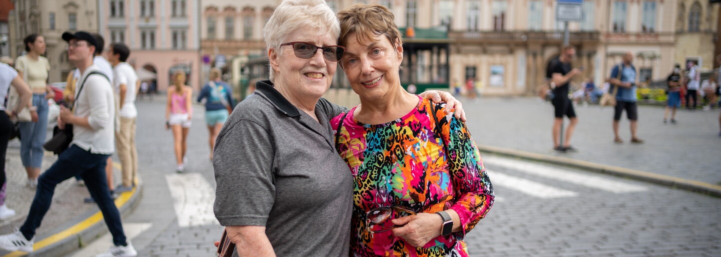 Lidé z duhového průvodu Prague Pride: Na ulici se bojím vzít přítelkyni za ruku. Budu bojovat za práva jakékoli menšiny