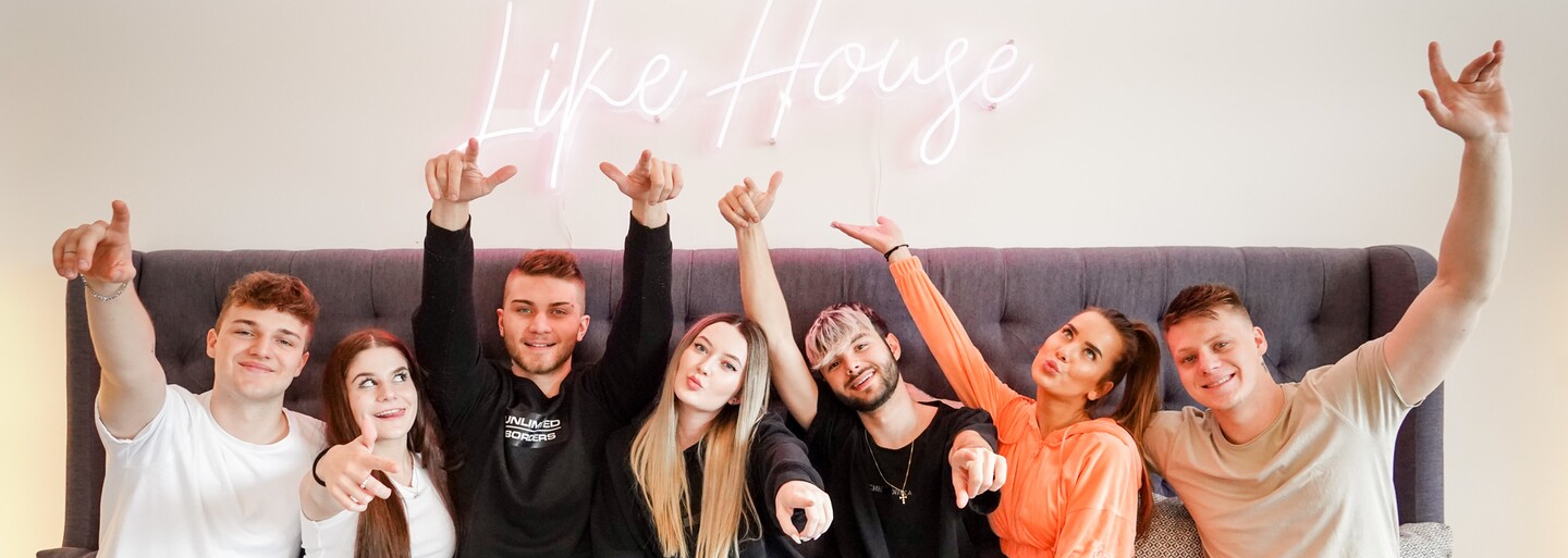 Like House si odbyl svoji premiéru. Anna Šulc tvůrcům poslala klaunské emoji
