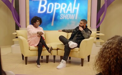 Lil Yachty jako Boprah vyzpovídá v novém klipu kromě DaBabyho i Drakea. Zjišťuje, jak mu změnily život vousy Lil Yachty jako Boprah vyzpovídá v novém klipu kromě DaBabyho i Drakea. Zjišťuje, jak mu změnily život vousy