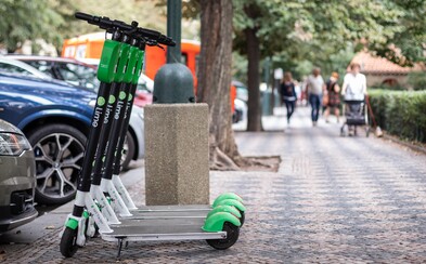 Lime v Praze nedodržuje podmínky, stížností je už příliš mnoho. Město mu vypoví memorandum, služba se musí proměnit Lime v Praze nedodržuje podmínky, stížností je už příliš mnoho. Město mu vypoví memorandum, služba se musí proměnit