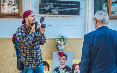 Limitovaná fľaša nesie symboly Nežnej revolúcie. Kto inšpiroval ich tvorcov? Limitovaná fľaša nesie symboly Nežnej revolúcie. Kto inšpiroval ich tvorcov?