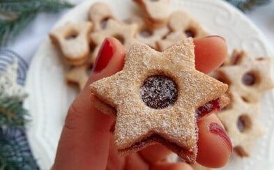 Linecké koláčky na Vánoce nemohou chybět! Připrav si zdravější verzi s nižším množstvím kalorií (Recept) Linecké koláčky na Vánoce nemohou chybět! Připrav si zdravější verzi s nižším množstvím kalorií (Recept)