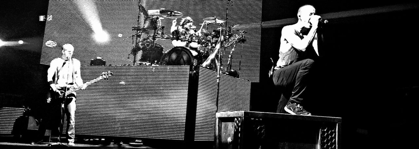 Linkin Park chystá pro Chestera velkolepý vzpomínkový koncert. Zúčastnit se bude moci úplně každý