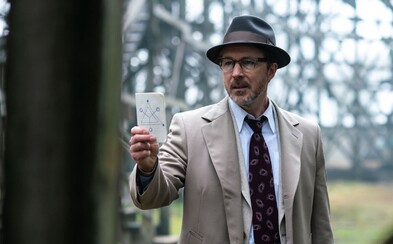Littlefinger z Game of Thrones v novém seriálu pátrá po UFO. Pravděpodobně nejsme jedinou životní formou ve vesmíru, říká Littlefinger z Game of Thrones v novém seriálu pátrá po UFO. Pravděpodobně nejsme jedinou životní formou ve vesmíru, říká