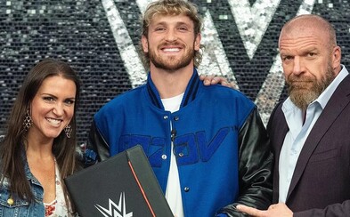 Logan Paul Has Officially Become A Wrestler. He Signed A Contract With The Biggest Organization In The World - WWE. 
