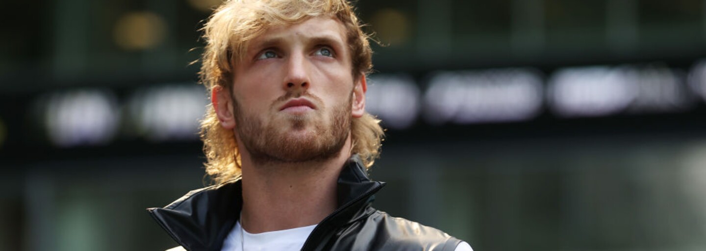 Logan Paul na Wrestlemanii vytáhl zřejmě nejdražší Pokémon kartu na světě. Může mít hodnotu až 6 milionů dolarů