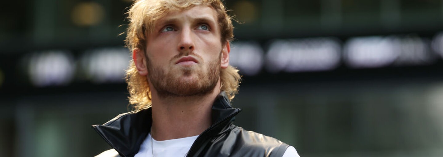 Logan Paul přišel o 3,5 milionu dolarů. Koupil si falešné Pokémon kartičky