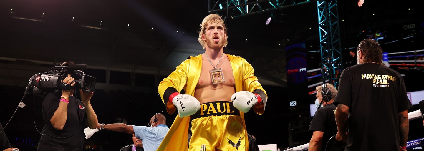 Logan Paul se stal oficiálně wrestlerem, podepsal smlouvu s největší organizací na světě WWE