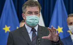 Ľudia, ktorí šli hrať golf a spoznávať pláže musia byť trpezliví, odkázal minister Lajčák Slovákom v zahraničí