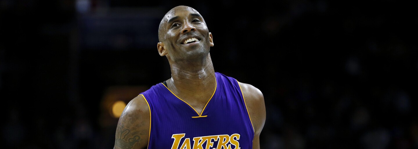 Ľudia lynčujú novinárov, ktorí pripomínajú, že Kobe Bryant v minulosti čelil obvineniu zo znásilnenia. Čo sa v skutočnosti stalo?
