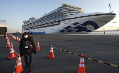 Ľudia s čínskym pasom sa na výletné lode nedostanú. Royal Caribbean a Norwegian Cruise Lines im zakázali vstup na palubu Ľudia s čínskym pasom sa na výletné lode nedostanú. Royal Caribbean a Norwegian Cruise Lines im zakázali vstup na palubu