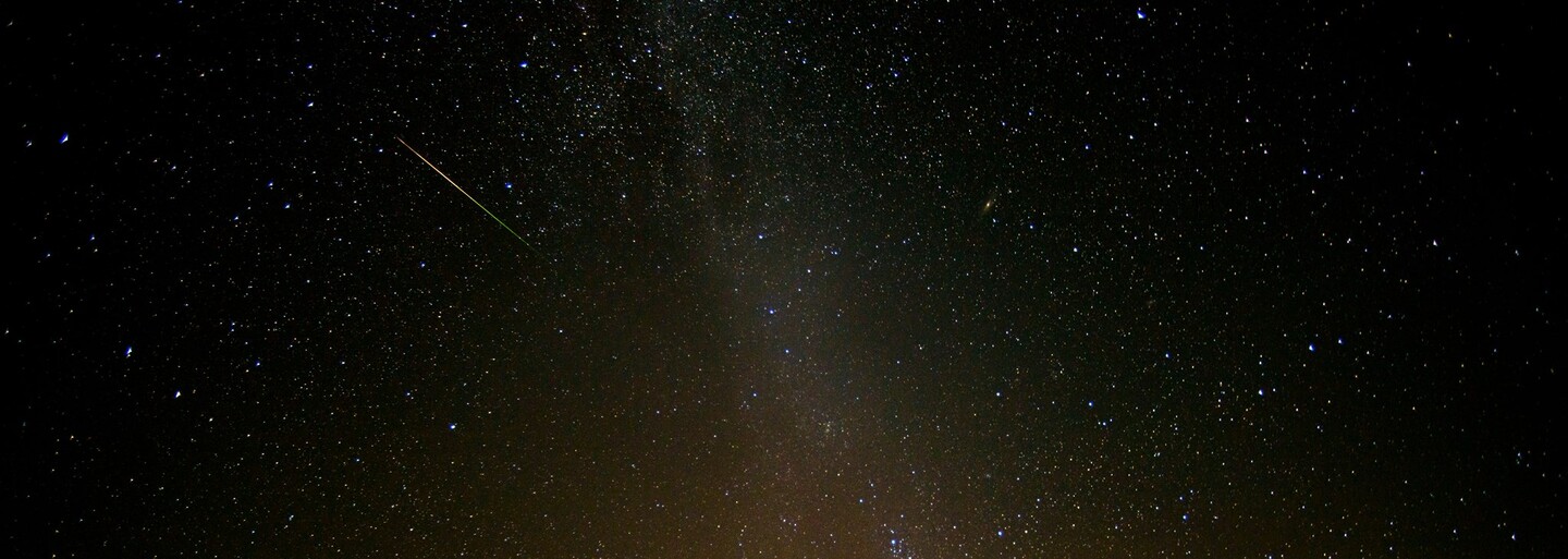 Ľudia si poslednú noc užívali očarujúcu krásu Perzeidov. Toto sú najlepšie fotografie vesmírneho divadla