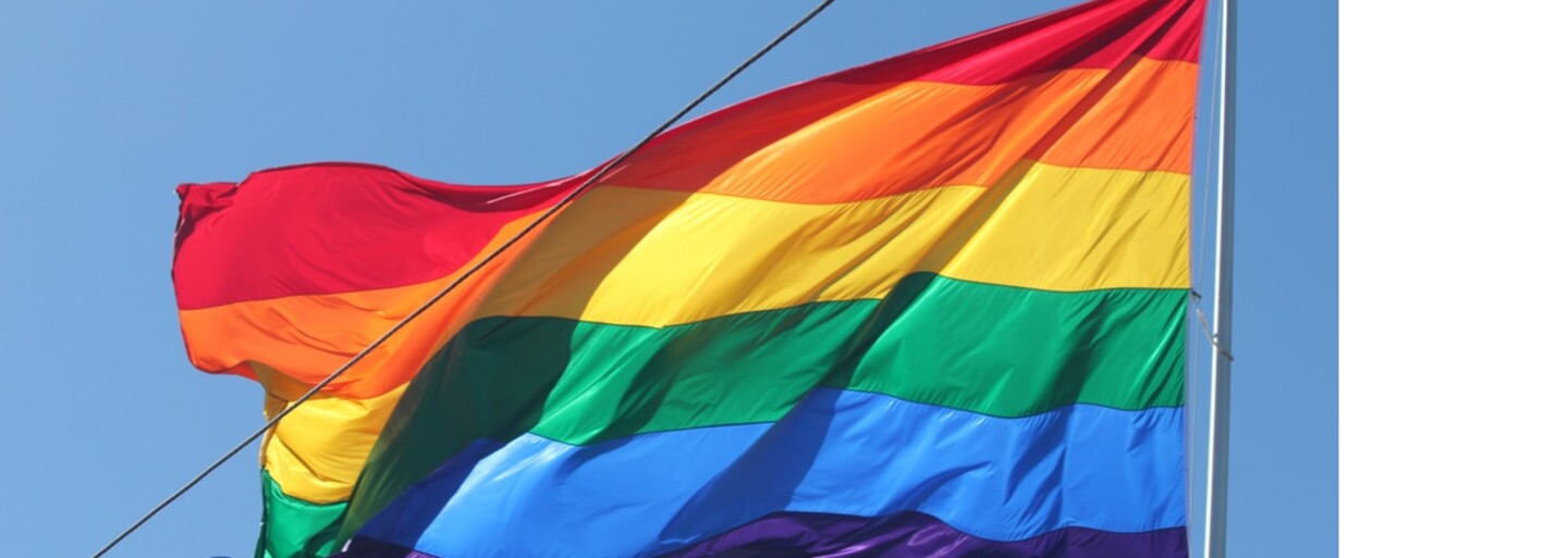 Lukáš zvíťazil v súťaži krásy homosexuálov Gayman roka, no názory Slovákov sú zmiešané. Mnohí sú zúfalí a vyjadril sa aj katolík