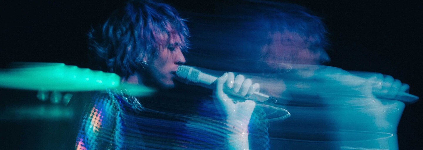 Machine Gun Kelly bude na Rock for People. Má ale beef s jedním z headlinerů