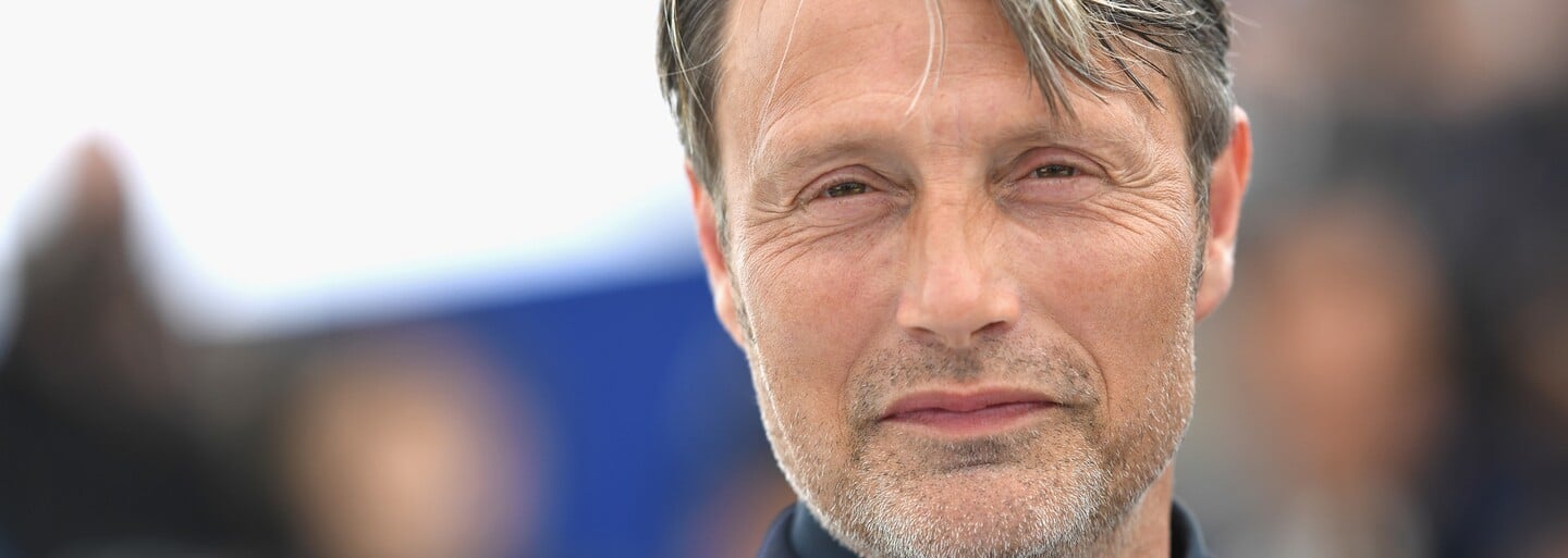 Mads Mikkelsen sa pobil s režisérom hneď v prvý deň, natočil nezabudnuteľné filmy a neprestáva nás ohurovať svojím talentom