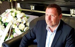 Majiteľ pohrebníctva: Už druhý mesiac ide naša pec nonstop. Nie je kam ukladať telá nebožtíkov (Rozhovor)