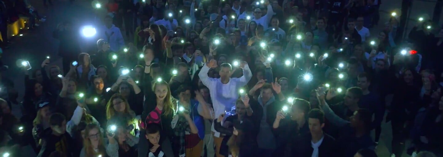 Majk Spirit dnes predstavuje videoklipy na hneď dve skladby z albumu Y White, ktorý uzrel svetlo sveta presne pred rokom