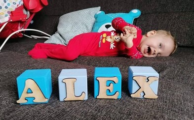 Malý Alex so svalovou dystrofiou konečne dostane liek. Chýbajúce peniaze doplatí poisťovňa Malý Alex so svalovou dystrofiou konečne dostane liek. Chýbajúce peniaze doplatí poisťovňa