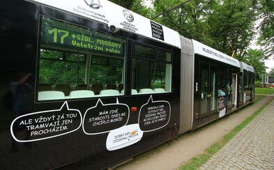 Mám jiné starosti, dnes mi chcíplo morče. Vymlouvačka je tramvaj s nejhoršími výmluvami černých pasažérů Mám jiné starosti, dnes mi chcíplo morče. Vymlouvačka je tramvaj s nejhoršími výmluvami černých pasažérů