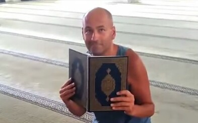„Mám rád muslimy,“ řekl místopředseda pražské SPD, poté si vychutnával kebab. Členové hnutí ho za to chtějí vyloučit „Mám rád muslimy,“ řekl místopředseda pražské SPD, poté si vychutnával kebab. Členové hnutí ho za to chtějí vyloučit