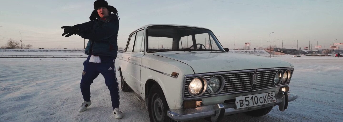 Maniak představuje mrazivý videoklip z Omsku ke skladbě z debutového alba