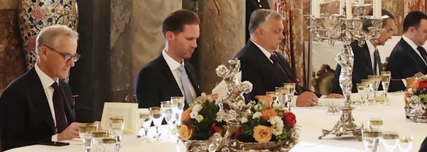 Manžela lucemburského premiéra posadili na summitu vedle homofobního Viktora Orbána