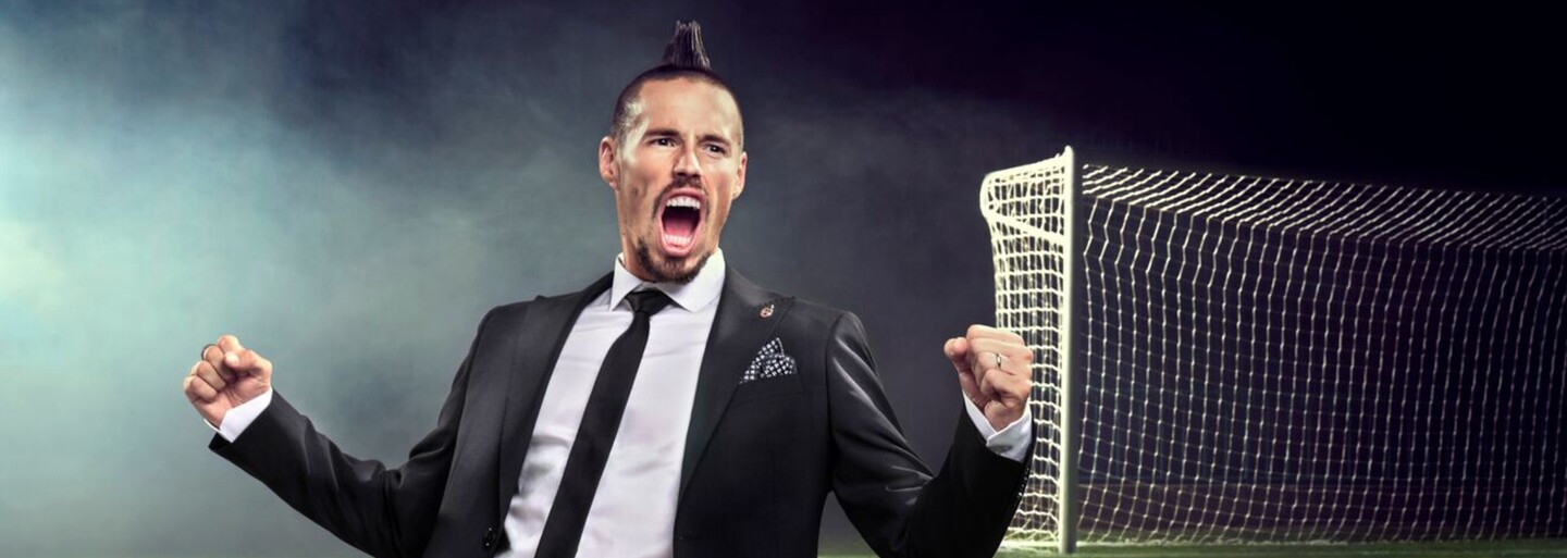 Marek Hamšík nadizajnoval svoj vlastný oblek. Futbalové lopty alebo kratšie nohavice si určite nečakal