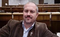 Marian Kotleba vyzýva na nedodržiavanie vládnych opatrení: Otcovia, ktorí ste nestratili gule, bráňte svoje deti, nebojte sa pokút