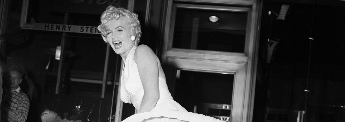 Marilyn Monroe byla suverénní hvězda i křehká žena. O její smrti se dodnes spekuluje