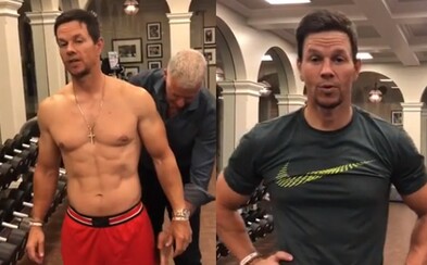 Mark Wahlberg zaujal internet extrémním denním režimem. Vstává o půl třetí, aby si zacvičil, a spát chodí dřív než děti Mark Wahlberg zaujal internet extrémním denním režimem. Vstává o půl třetí, aby si zacvičil, a spát chodí dřív než děti