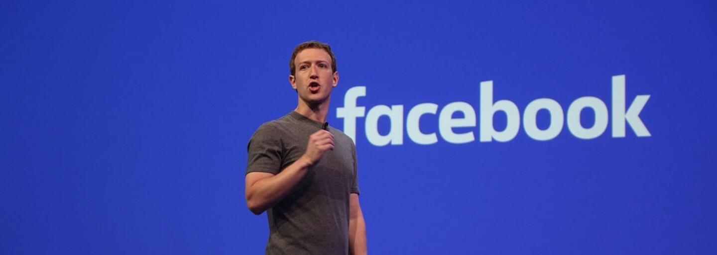 Mark Zuckerberg si kameru a mikrofón na notebooku prekrýva páskou. Bojí sa o bezpečnosť?