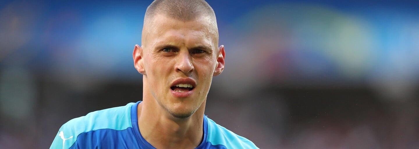 Martin Škrtel prehral stávku. Jeho víťaznú premiéru v drese Ráztočna sledovalo viac divákov ako v prvej lige