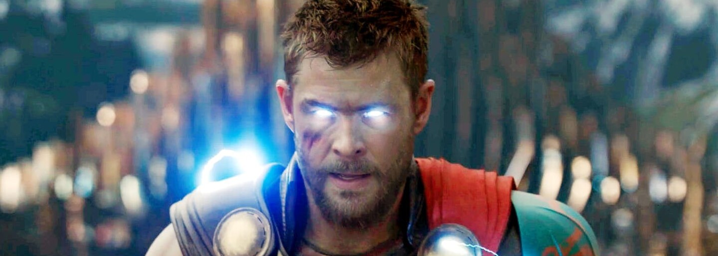 Matka dvoch detí si myslela, že sa do nej zaľúbil Chris Hemsworth. Kvôli podvodníkom si vzala úver na 15 000 $