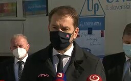Matovič prijal 15 000 vakcín AstraZeneca od Francúzska. „Aspoň vieme, že náš neočkujú vodou,“ povedal k vedľajším účinkom